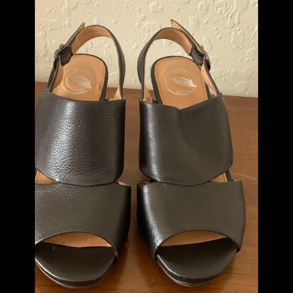 Nurture Shoes Black Soft Leather 5.5M Slingback - Picture 2 of 7